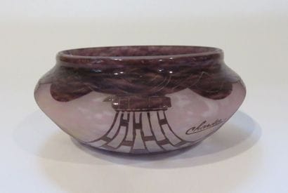 CHARDER
Coupe en verre multicouche à décor...