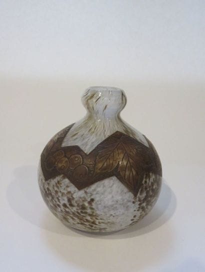 LEGRAS
Vase à petit col en verre à motif...