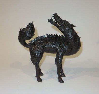 JAPON Kirin
brûle-parfum en bronze patiné...