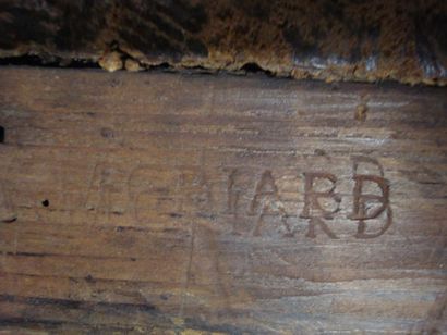 Commode en placage de palissandre en frisage...