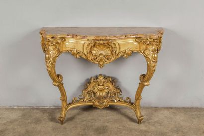 Console en bois et stuc dorés à côtés et...