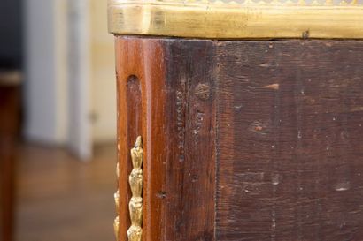 Console desserte en acajou et placage d'acajou....