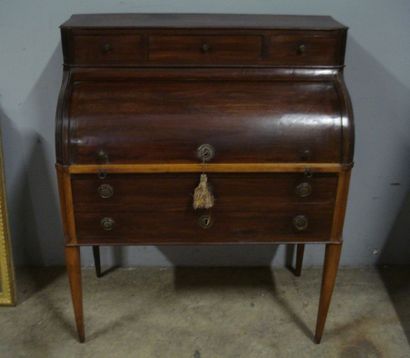 Bureau cylindre en acajou et citronnier traités...