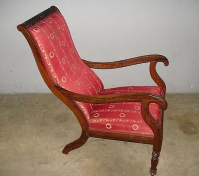 Fauteuil de repos en palissandre massif sculpté...