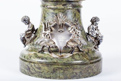 Trophée de concours agricole composé d'une...