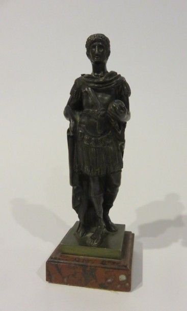 École du XIXe siècle
Empereur romain en tenue...