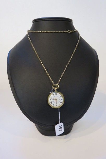 Montre pendentif en or jaune, remontoir au...