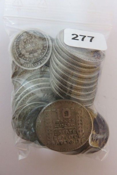 Lot de 33 monnaies diverses (dont 23 en argent)...