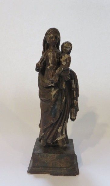 Vierge à l'Enfant en bois sculpté, traces...