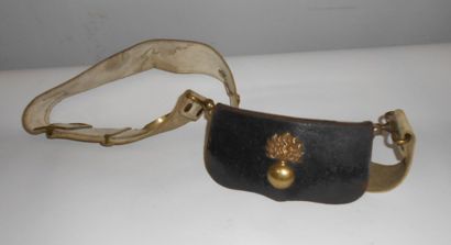 Giberne de cavalerie. Coffret en bois recouvert...
