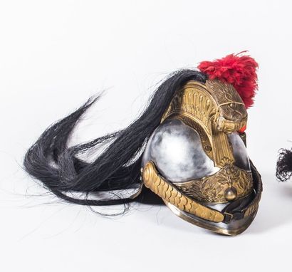 Casque à cimier de dragon modèle 1872. Bombe...