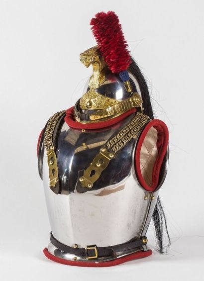 Ensemble casque et cuirasse de cuirassier....
