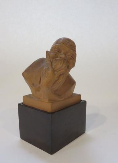 Gaston HAUCHECORNE, 1880-1945
Buste d'asiatique...
