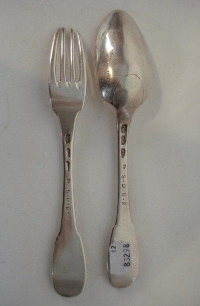 Couvert en argent. Modèle uniplat gravé sur...