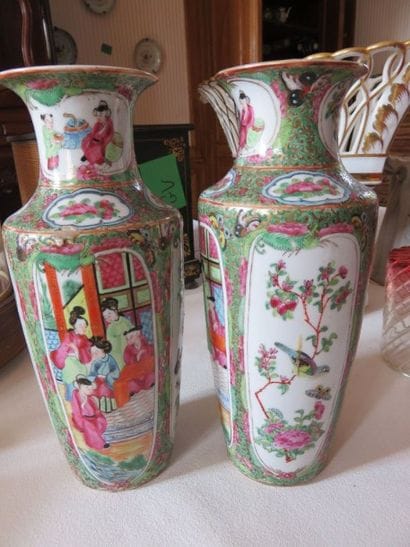 CHINE - CANTON
Paire de vases à décor de...
