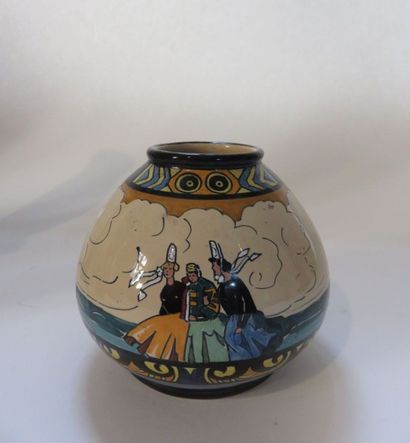 J.E SEVELLEC - Henriot Quimper
Vase pansu...