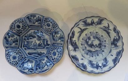 DELFT
Deux coupes godronnées en faïence à...
