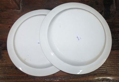 CHOISY LE ROI
Deux plats en faïence fine...