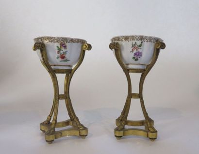 MEISSEN
Paire de coupelles en porcelaine...