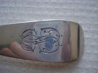 Cuiller à ragoût en argent. Modèle uniplat...