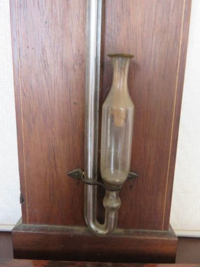 Baromètre-thermomètre, boîtier en palissandre...