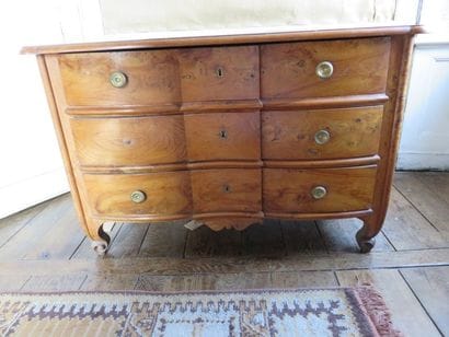 Commode en orme et orme ronceux ouvrant à...
