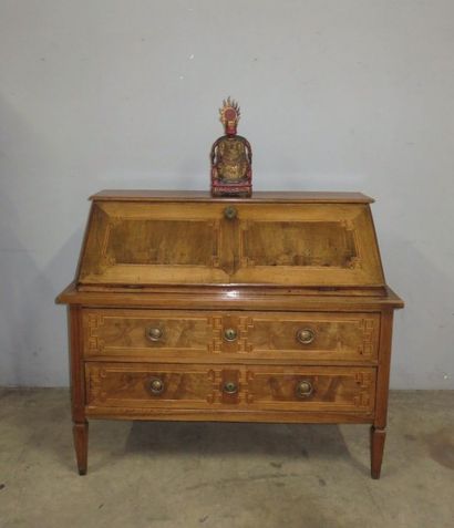 Commode scribane en noyer, placage de noyer...