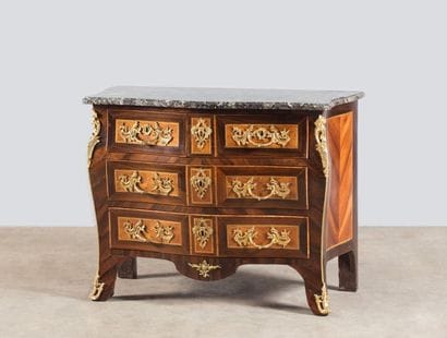 Commode en placage de bois de rose, filets...