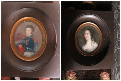 Paire de miniatures ovales: officier et jeune...