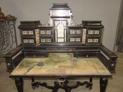 Bureau cabinet en ébène, bois noirci, os...