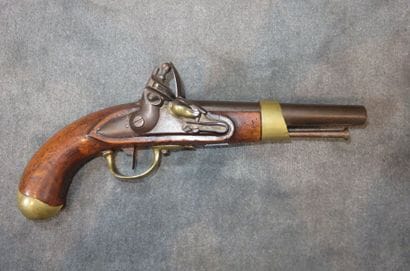 Pistolet d'arçon modèle AN XIII. Canon rond...