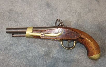 Pistolet d'arçon modèle AN XIII. Canon rond...
