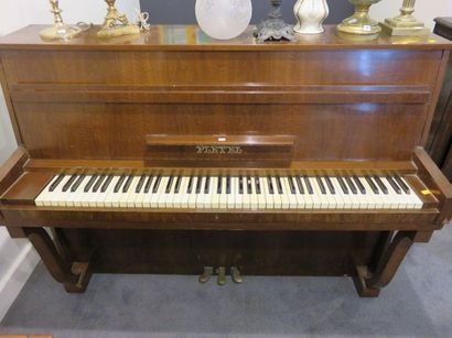 Piano droit PLEYEL (vendu sur désignatio...