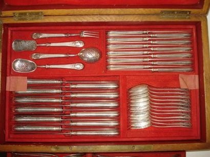 Service de couverts de table ou ménagère...