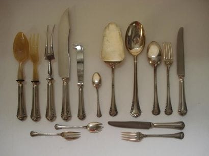 Service de couverts de table ou ménagère...