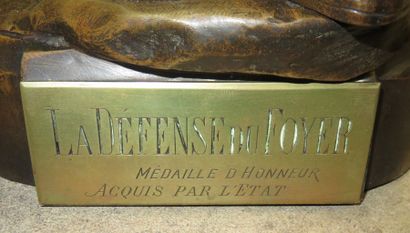 Emile BOISSEAU, 1842-1923
La défense du foyer
Bronze...