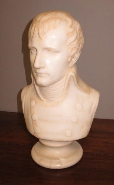 École Française du XIXe siècle
Buste de Bonaparte
Marbre...
