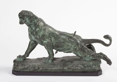 Charles VALTON, 1851-1918
Lionne blessée
Important...