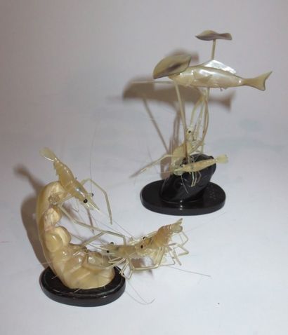 JAPON
Trois crevettes sur une vague - Deux...