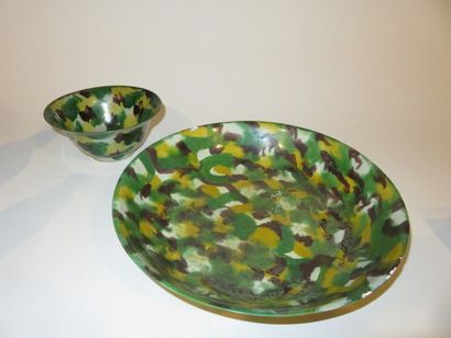 CHINE
Bol et coupe en porcelaine émaillé...
