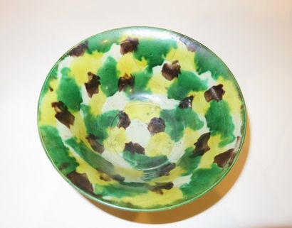 CHINE
Bol et coupe en porcelaine émaillé...
