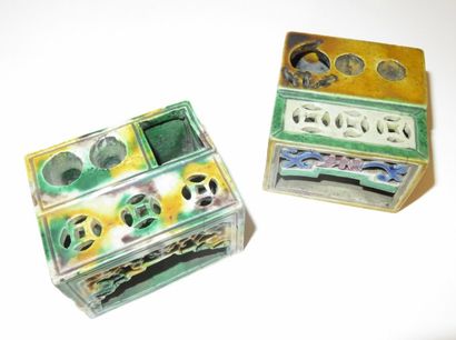 CHINE
Paire de porte-baguettes d'encens en...
