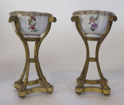 MEISSEN
Paire de coupelles en porcelaine...