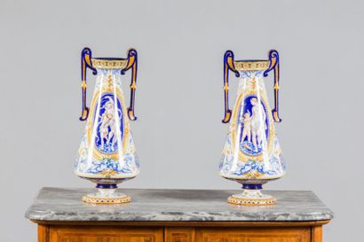 Paire d'importants vases en céramique à décor...