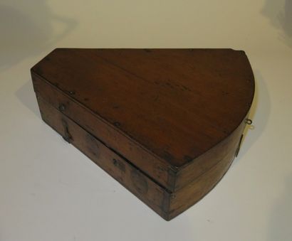 Octant en ébène à lunette de visée. Alidade...