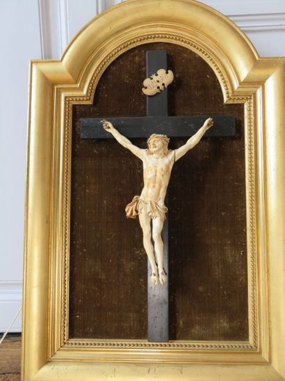 Important Christ en ivoire - XVIIIe siècle...