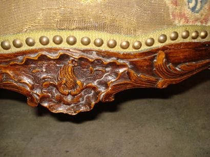 Large fauteuil à la Reine en noyer et châtaignier...