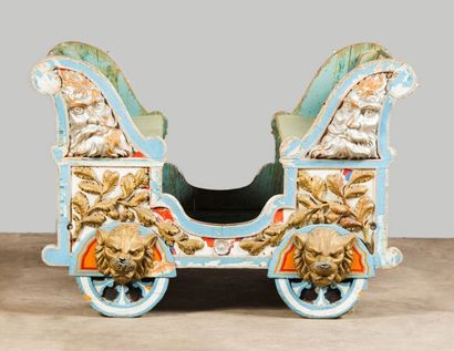 Carrosse de manège (carrousel) en bois mouluré,...