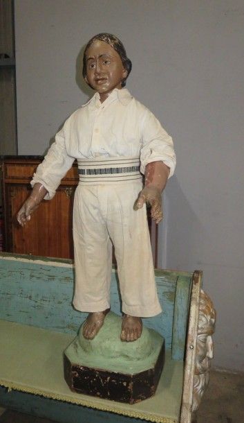 Serviteur en bois sculpté polychrome figurant...