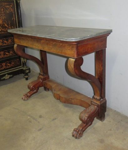 Console en acajou et placage d'acajou ouvrant...